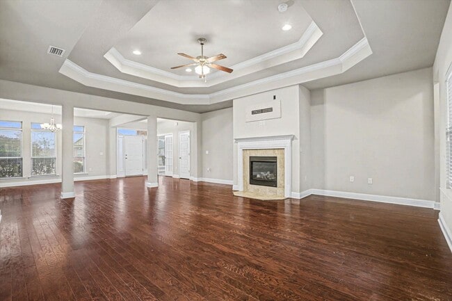 Photo - SPACIOUS AND CONVENIENT COMMUTE!