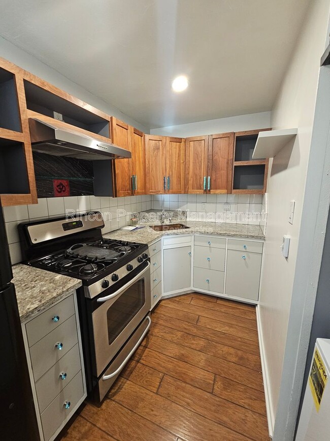 Photo - 2810 Sherwin Ave Unit B