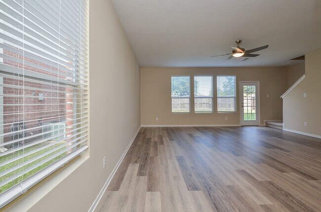 Photo - 18514 Alemarble Oak St