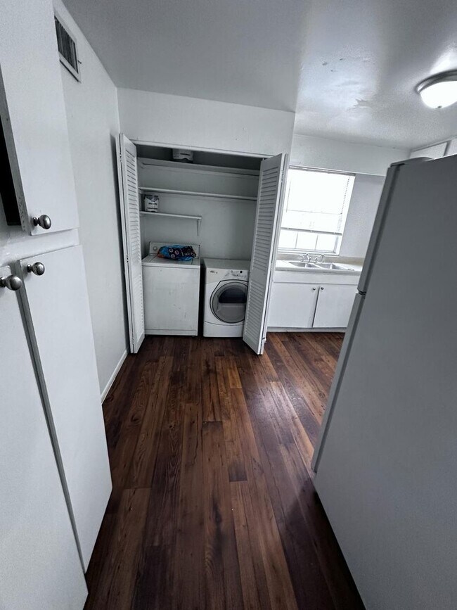 Photo - Banyon Unit 400 Banyon Tree Circle