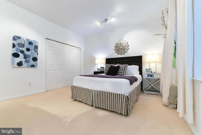 Photo - 1843 Mintwood Pl NW Unit 102