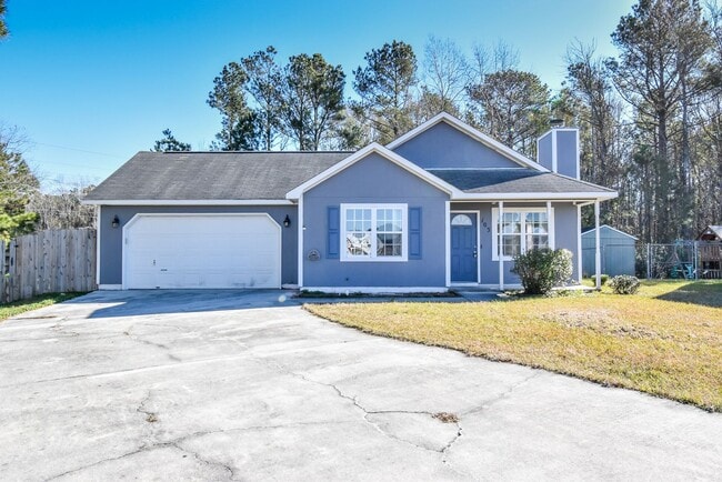 Building Photo - Adorable home in Hubert!