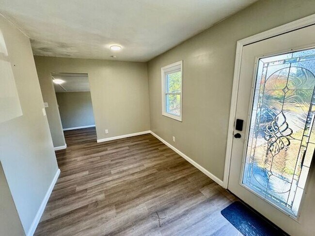 Photo - MOVE IN SPECIAL