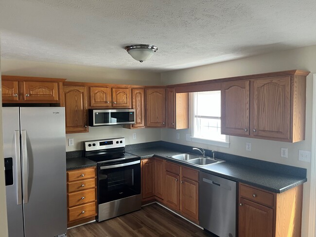 Building Photo - 6121 Upper Hunters Trce Rental