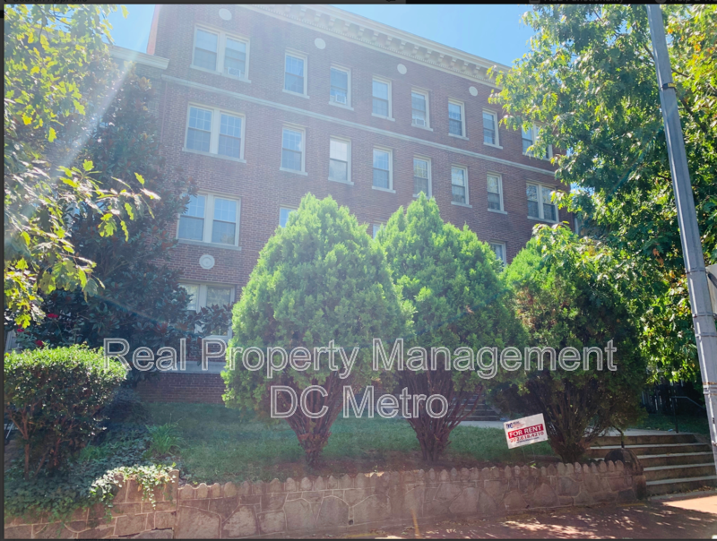 Photo - 815 Maryland Ave. NE