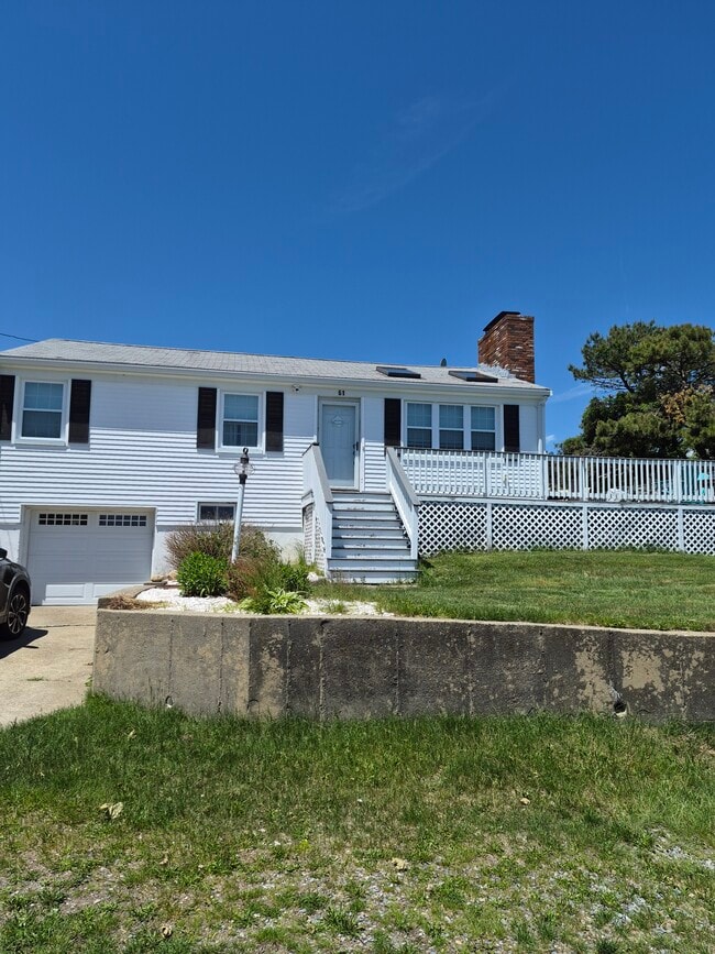 61 Hilltop Ave