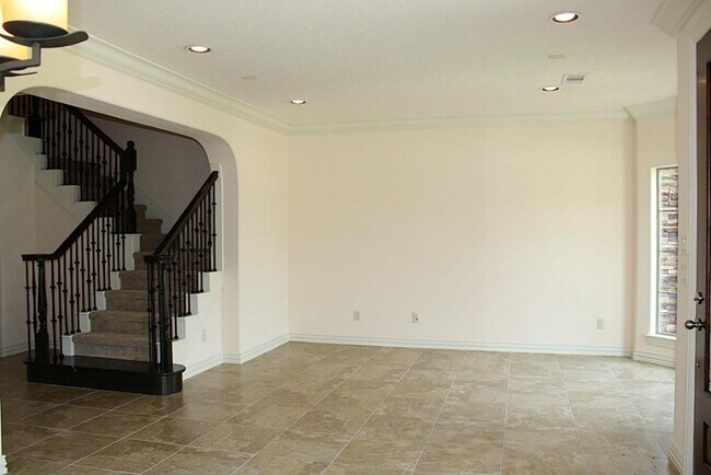 Photo - 2046 Palm Forest Ln