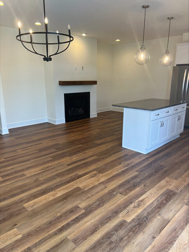 Photo - 526 Trailside Dr