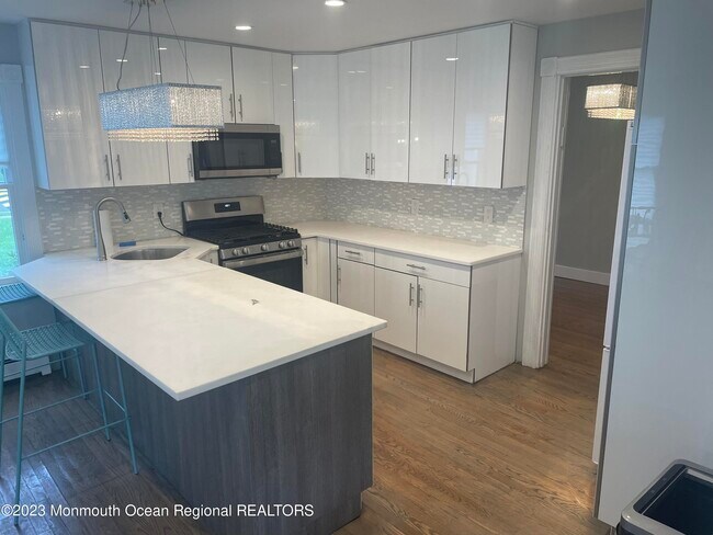 Photo - 363 Lake Ave