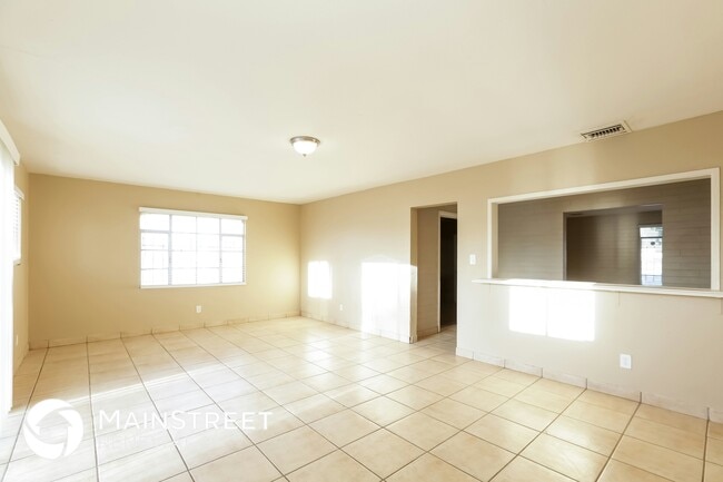 Photo - 4301 N 59th Ave