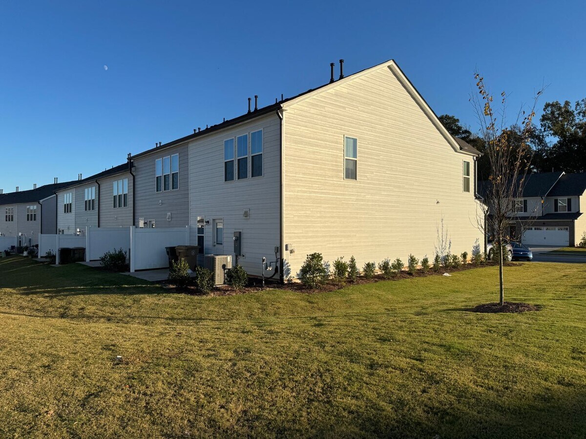 Photo - Exchange at 401