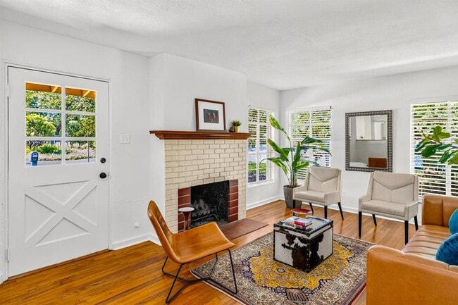 Photo - 1064 Sycamore St