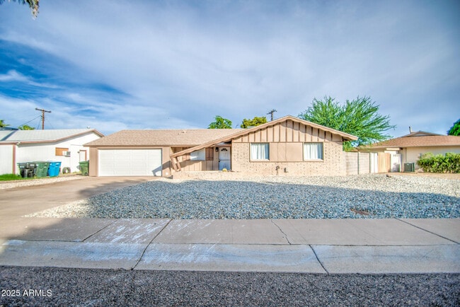 Building Photo - 7217 N 36th Ln Rental