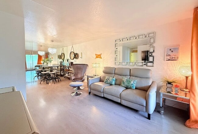 Building Photo - 680 N Ashurst Ct Unit I207