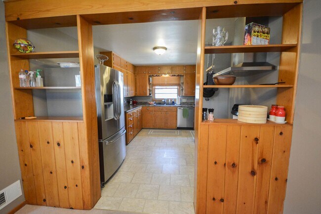 Photo - Spacious ranch style home in amazing Lowertown location!