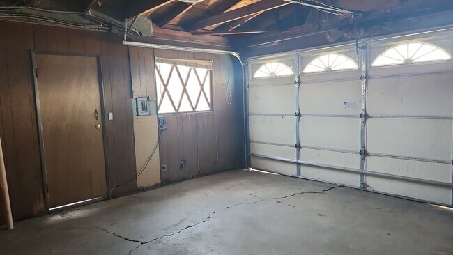 3353 W Ave L4