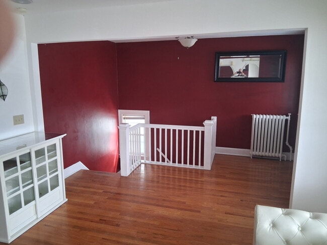 Entry - 624 Providence St Unit 2