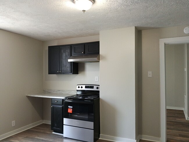 Photo - 130 Mobile St
