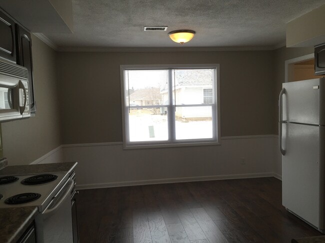 Large Kitchen - 14214 W Heather Ln Unit 14214 Heather Lane