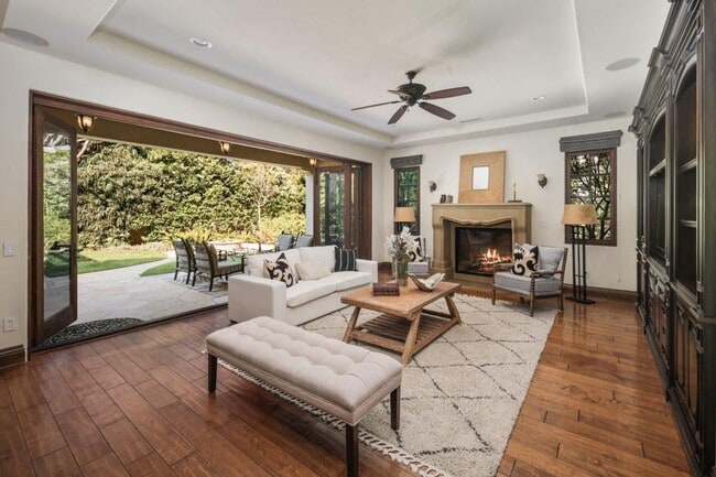 Building Photo - The Bluff's Coastal Living 3 bdrm Luxury Home