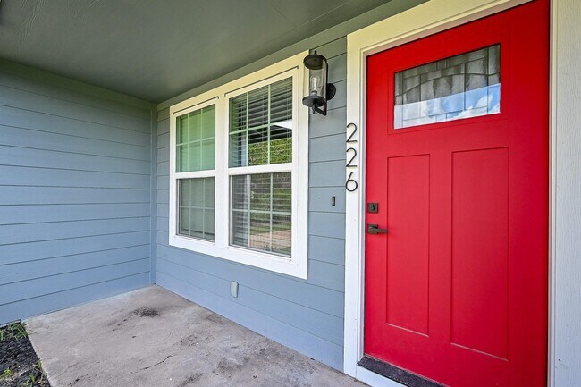 Photo - 226 Hyta St