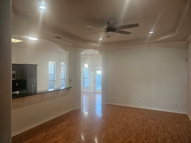 Photo - 3315 Omega St