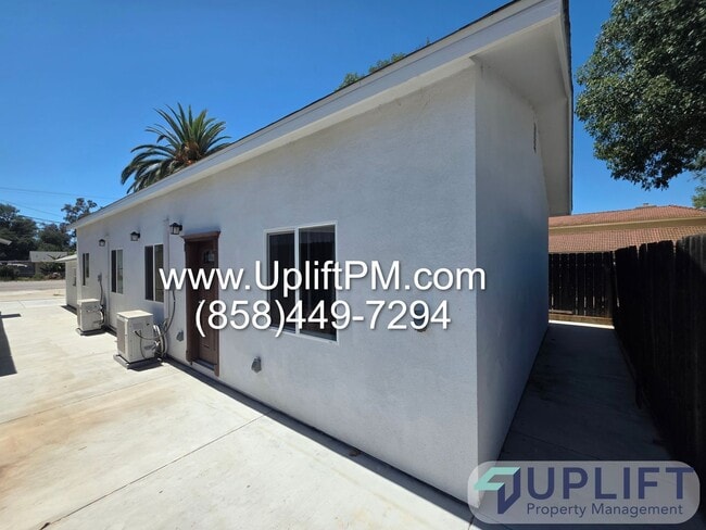 9013 Magnolia Ave