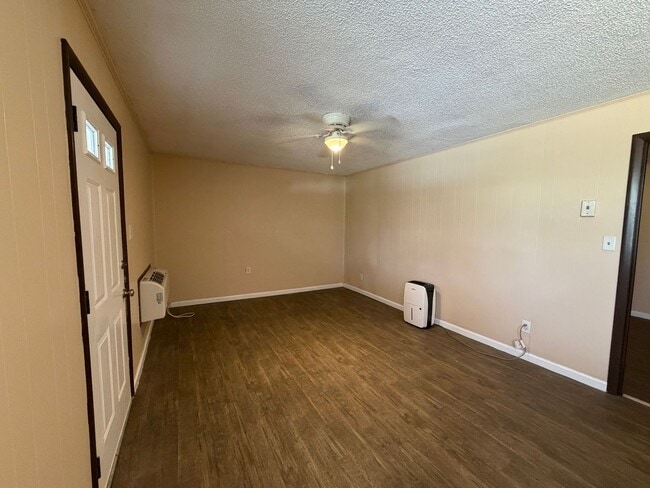 Photo - 956 Thompson Springs Rd SE