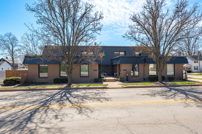 Building Photo - Plymouth Unit 7