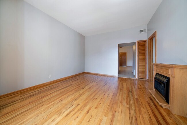 Photo - 3934 N Francisco Ave Unidad 1