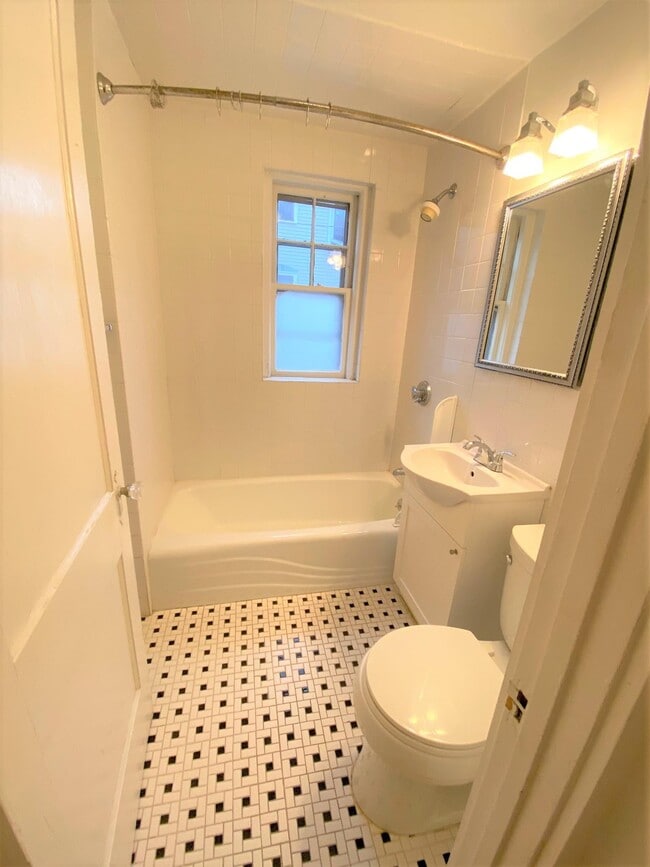 Photo - 160 Norfolk St Unit 3