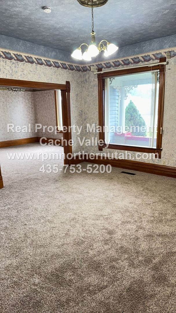 Photo - Beautiful 5 Bedroom Home in Lewiston available NOW!