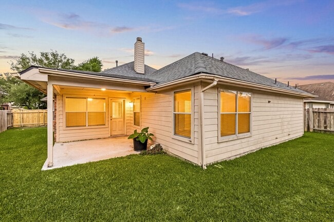 Photo - 9431 Water Edge Point Ln