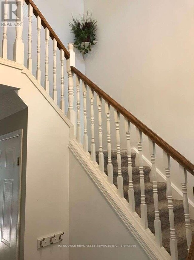 Photo - 19 Tanoak Dr