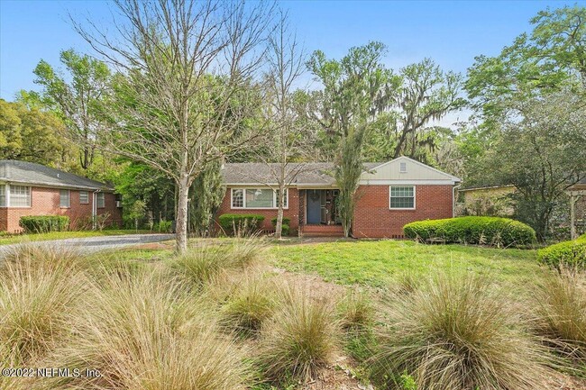 Building Photo - 4527 Peachtree Cir E