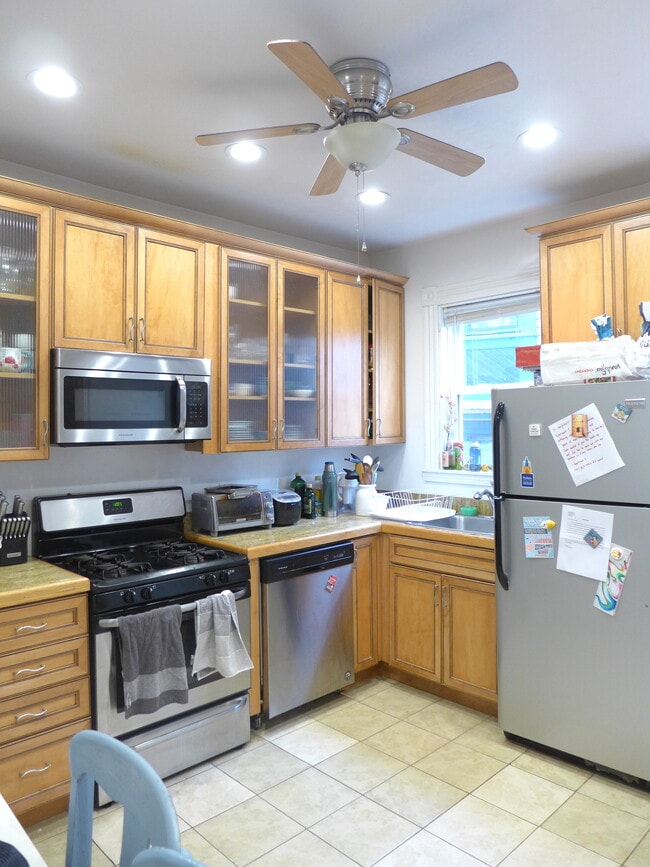 Photo - 808 Parker St Unit 2