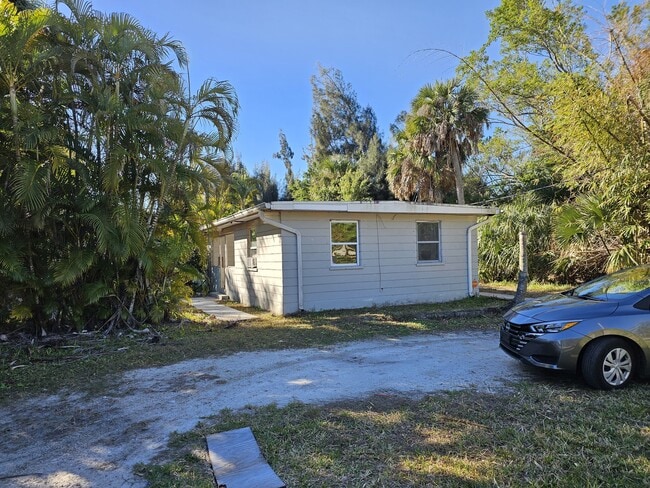 Building Photo - 25445 Shore Dr Unit A