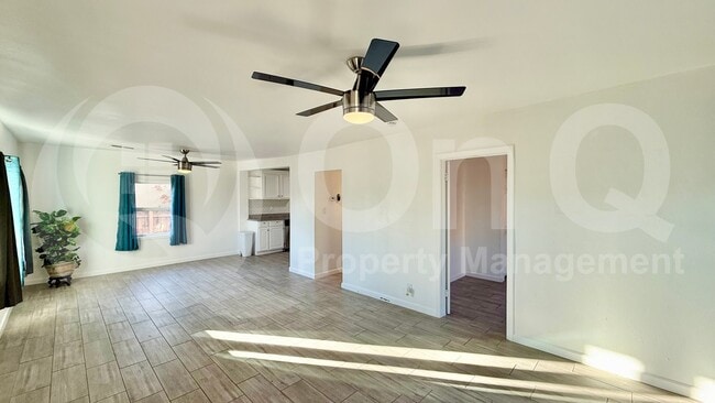 Photo - 1922 W Jefferson St