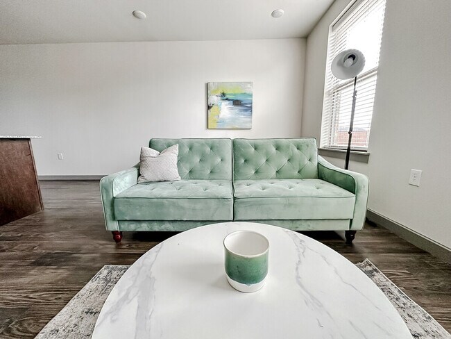 Photo - 111 E 4th St Unidad ID1036787P