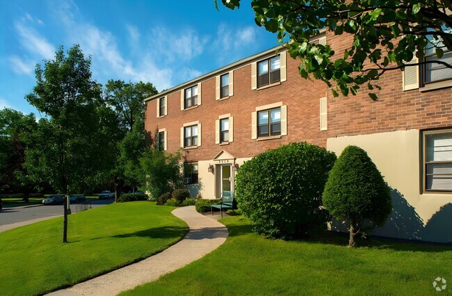 Building Photo - Troy Gardens Apartments