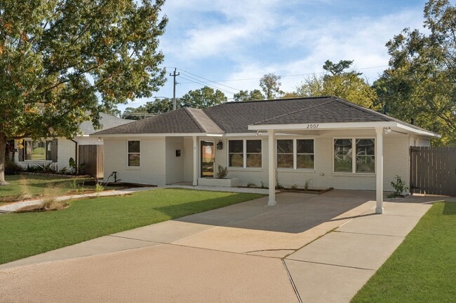 Photo - 2007 Wakefield Dr