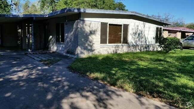 Building Photo - 1514 E Johnston Ave Rental