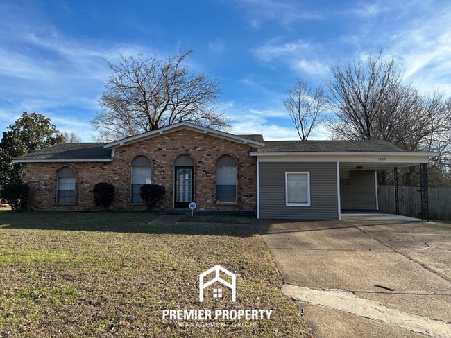 Building Photo - Spacious 3BR Southaven Home w/ Hardwood Floors & Fenced Yard - 38671