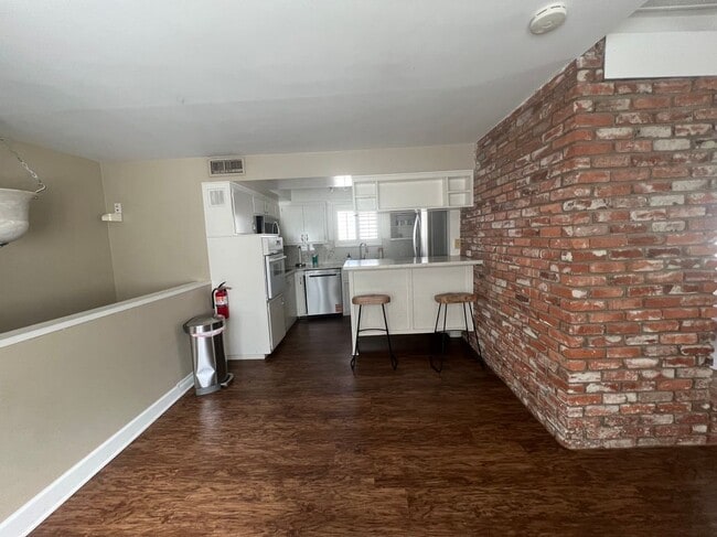 Photo - 111 19th St
