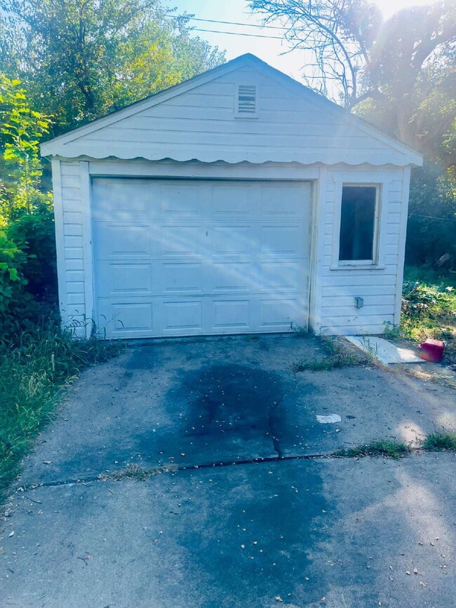 Photo - Charming 3-Bed, 2-Bath Gem on Woodbine Street – Cozy Comfort in 850 Sq Ft!