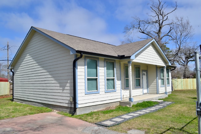 Photo - 6409 Carver Rd