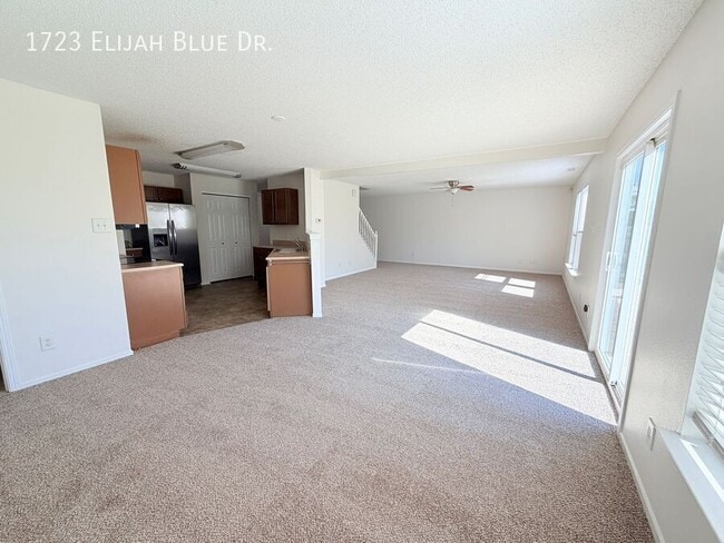 Photo - 1723 Elijah Blue Dr