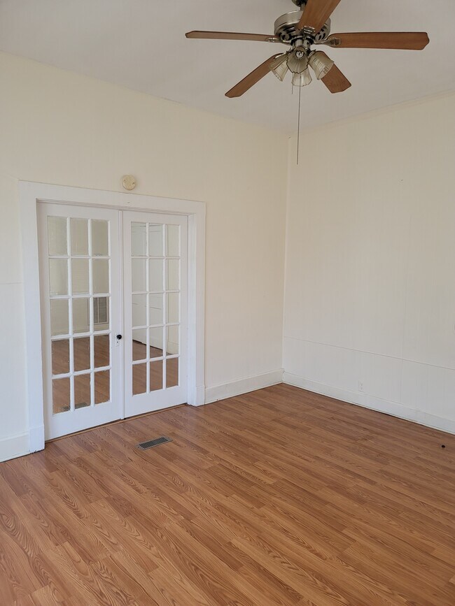 Photo - 446 W Railroad Ave