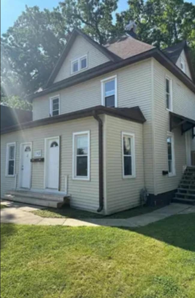 902 3rd Ave N Unit Khaliki Apartments Llc