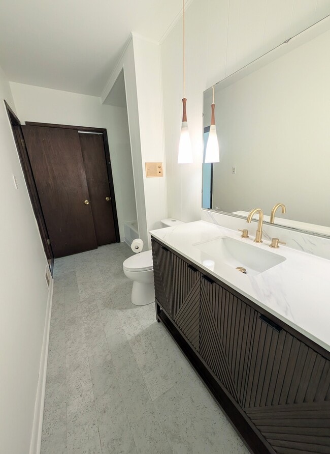 Photo - 15007 S Illinois St Unit 105